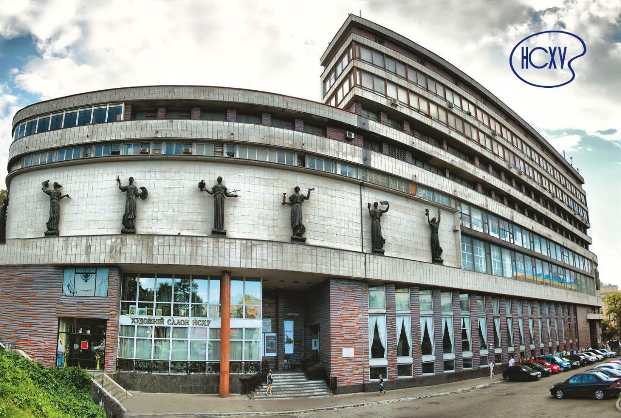 Hotel Tsentralnoho Budynku Khudozhnyka キエフ エクステリア 写真