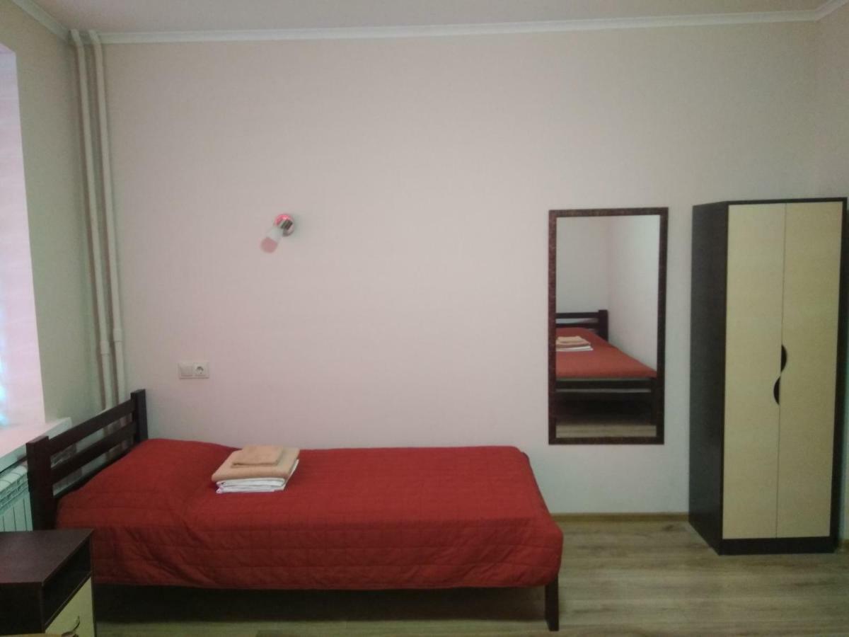 Hotel Tsentralnoho Budynku Khudozhnyka キエフ エクステリア 写真
